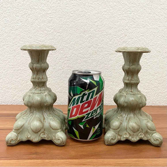 Pair Of Vintage 60’s WYLEY 67 Sage Green Muted Glazed Candle Stick Holder Set - Picture 4 of 13